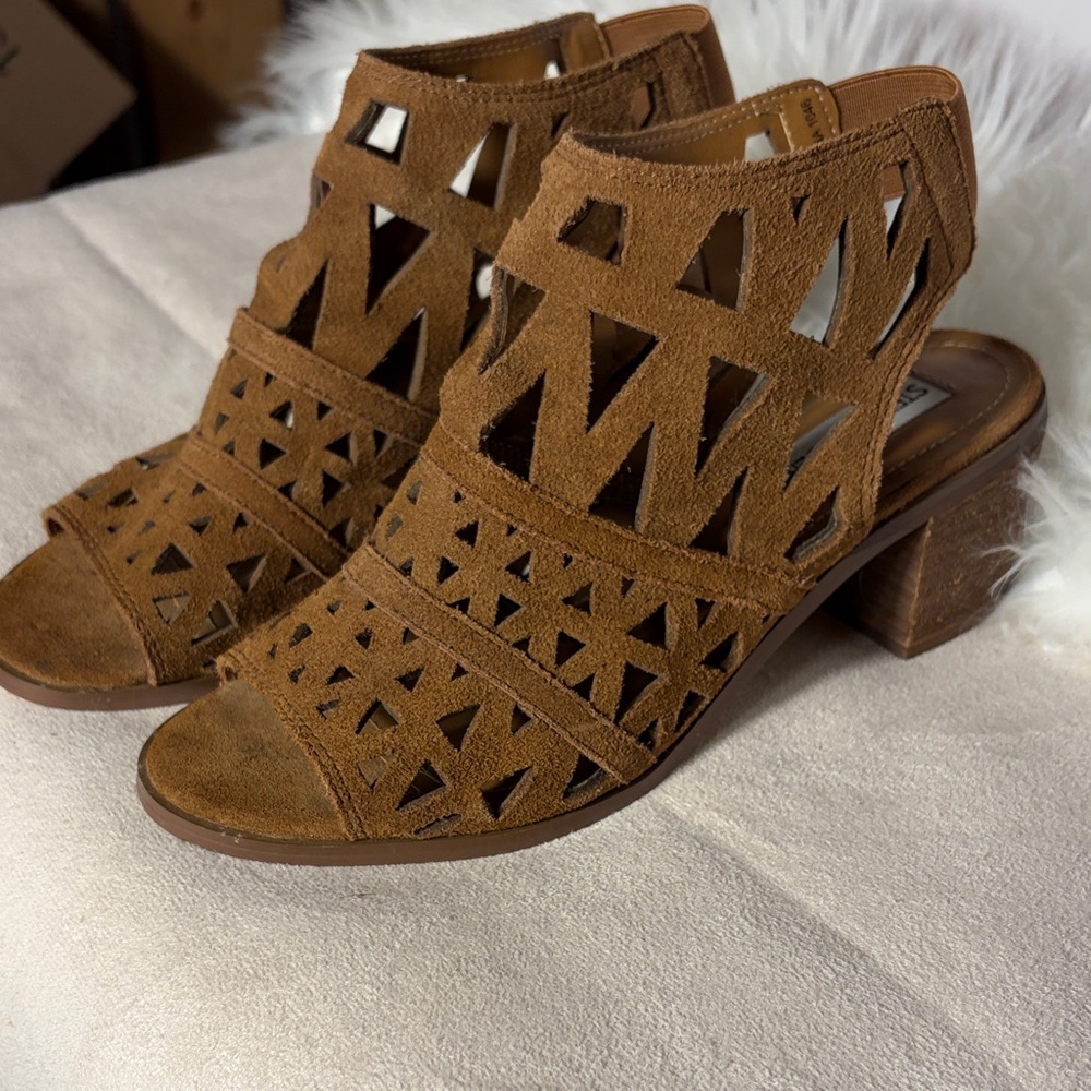 Steve Madden Tan Suede Cutout Block Heel Sandals